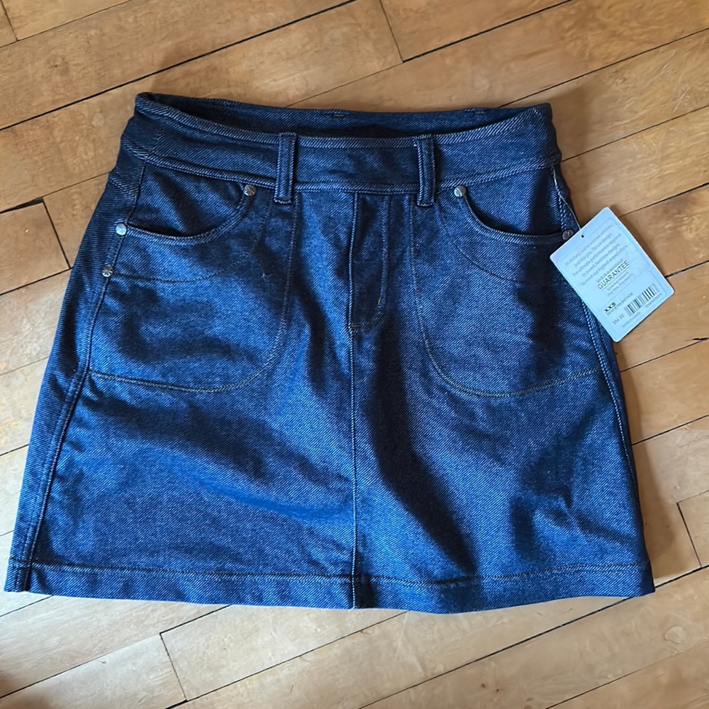 Athleta Skirt